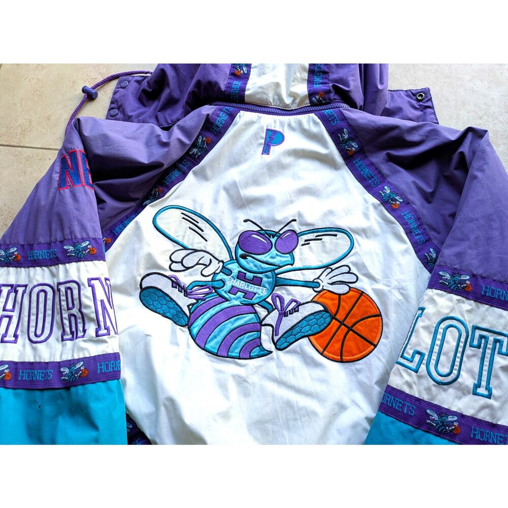 Charlotte Hornets 90s PROPLAYER puffer TAPE jacket M teal purple NBA vintage - Picture 3 of 6